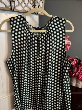 Ann Taylor Sleeveless dark green & White Polka Dot Shell Top